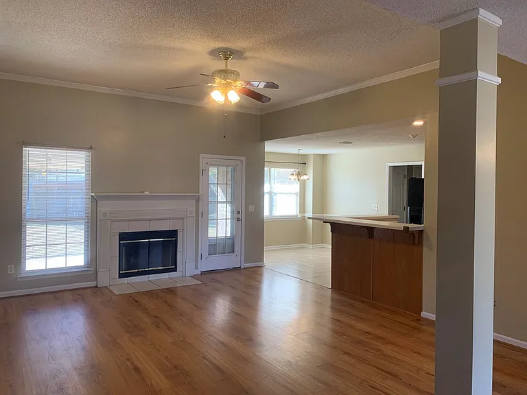 1169 Cumberland Dr — Photo 6
