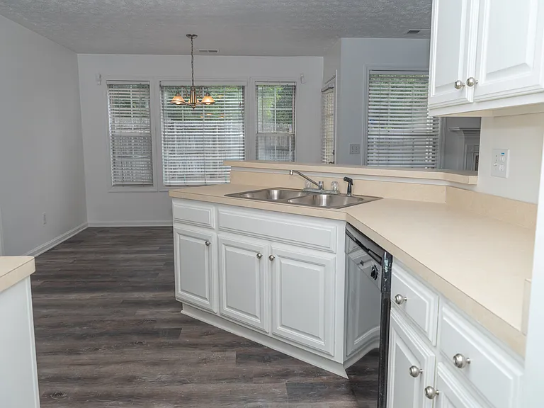 135 Charleston Pl — Photo 6