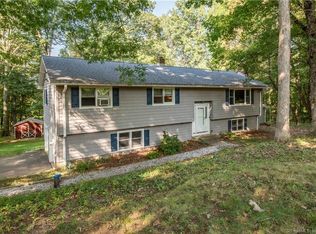 13 Hawthorne Hill Rd, Newtown, CT 06470