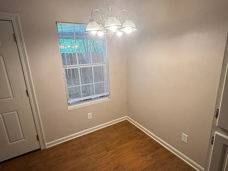 201 Powell Dr #E — Photo 16