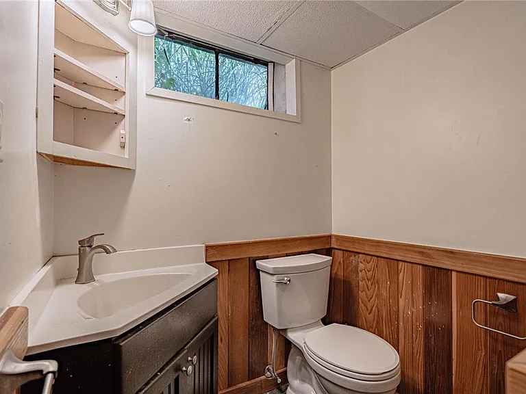 422 N 26th St — Photo 30