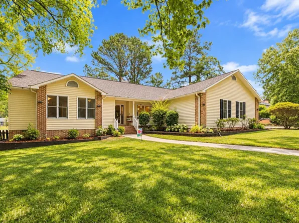 573 Broadmoor Ct, Sanford, NC 27332