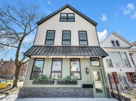 3701 W Dickens Ave, Chicago, IL