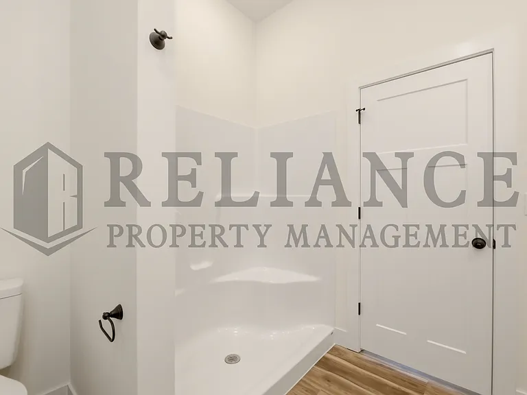 701 E Elmwood St — Photo 31