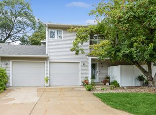 716 E Post Ct SE, Cedar Rapids, IA 52403