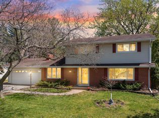 10917 Ridgewood Ct, Burnsville, MN 55337