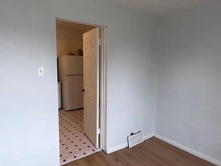 1513 S Livingston St — Photo 5
