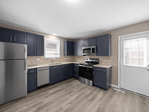 2nd image of 12 Manor Dr #2