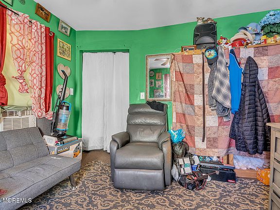 5th image of 19 Bowne Avenue