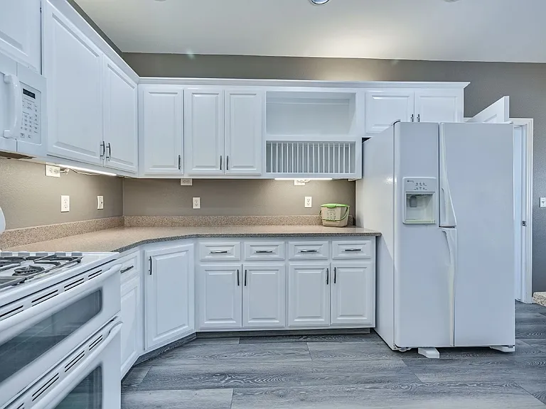 317 W Shamrock Ave — Photo 18