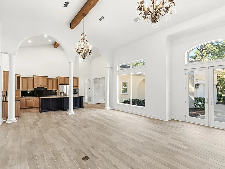 2928 Pine Valley Dr — Photo 11