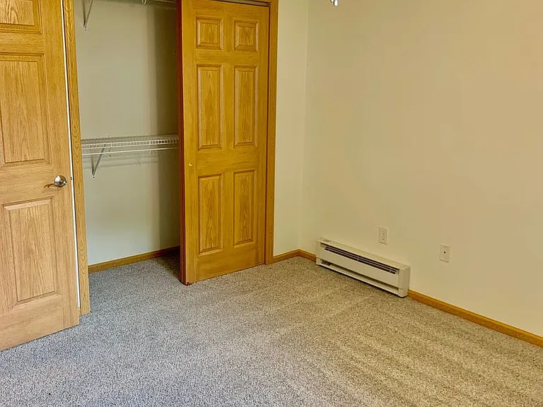 1077 Kristy Ln — Photo 8
