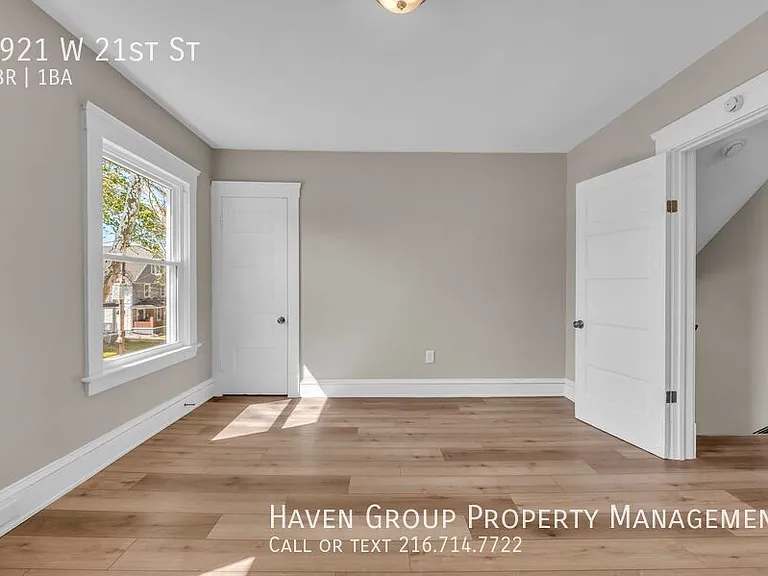3921 W 21st St — Photo 15