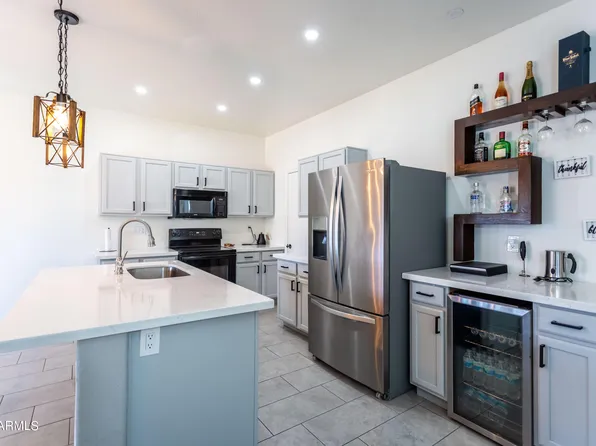 7206 W HILTON Avenue, Phoenix, AZ 85043