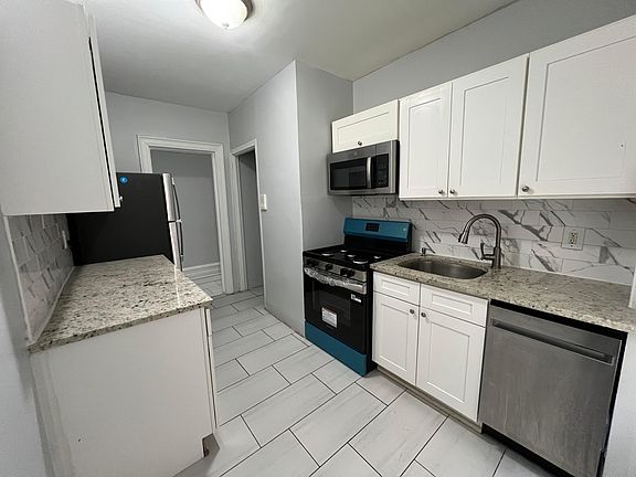 3rd image of 62 Glenwood Ave #102