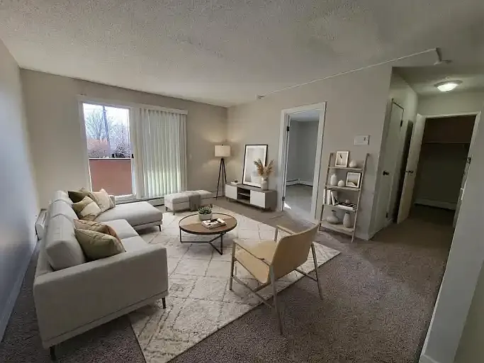 5820 58a St #1A — Photo 5