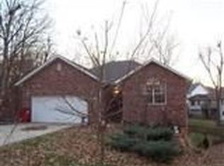 1318 W Beverly Hills Dr, Springfield, MO 65803
