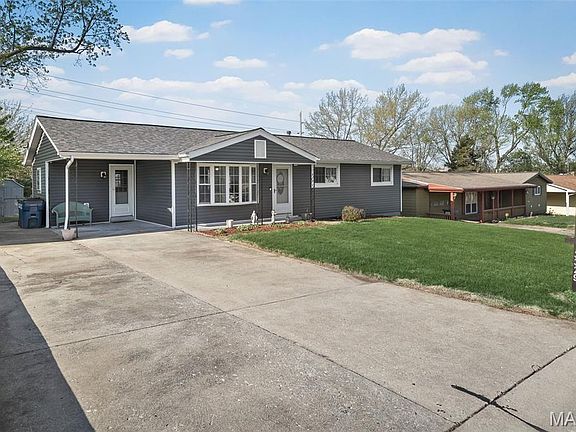 3rd image of 3329 Clemens Dr