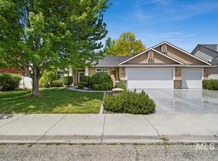 4680 W Quaker Ridge Dr, Meridian, ID 83646