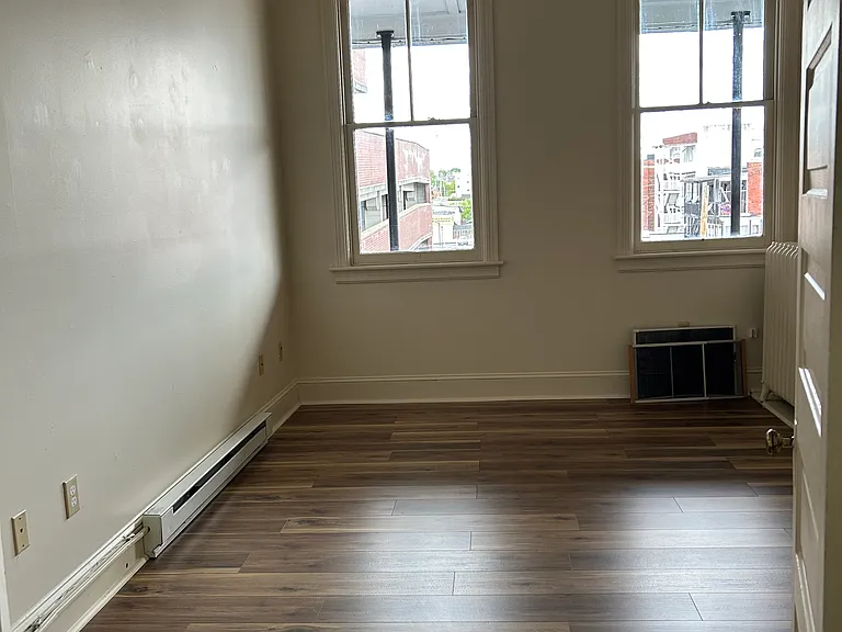 37 N Potomac St #C — Photo 5