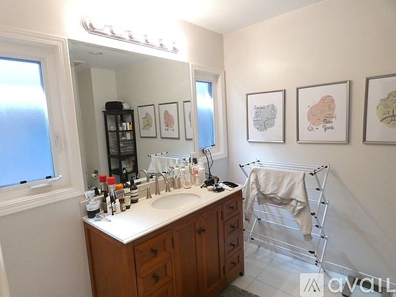 4th image of 5324 Whitsett Ave