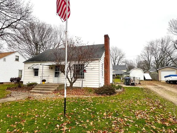 209 1st St, Sturgis, MI 49091