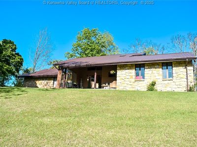 1 Oakwood Dr, Madison, WV, 25130