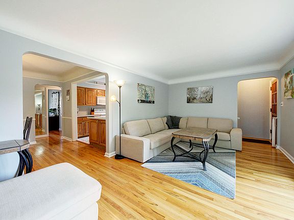 3rd image of 1426 Penniman Ave