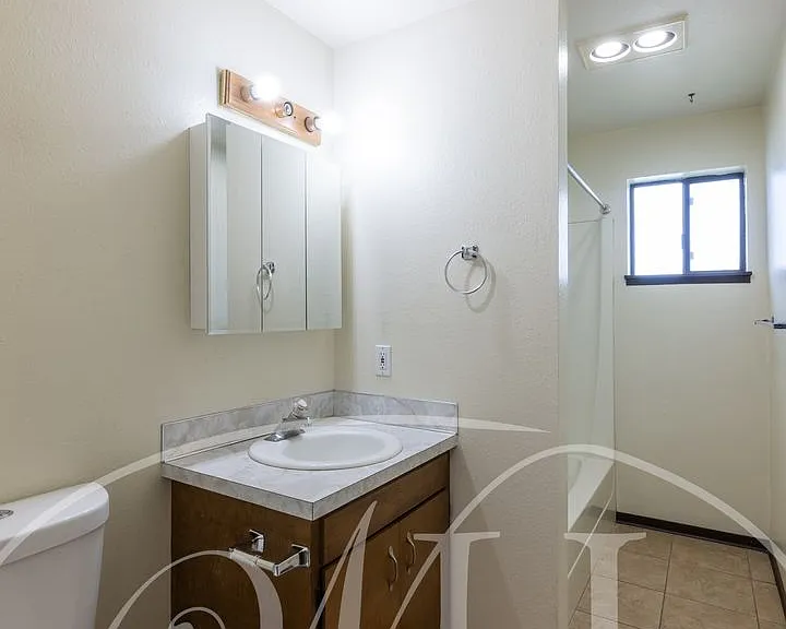 721 SE 4th St — Photo 24
