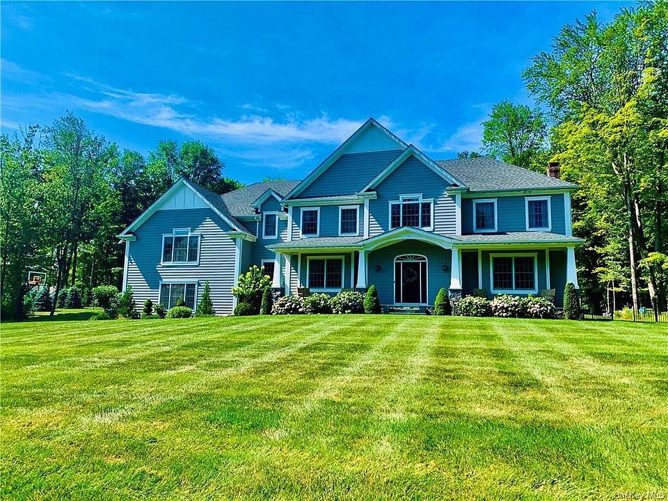 1st image of 8 Lafayette Dr