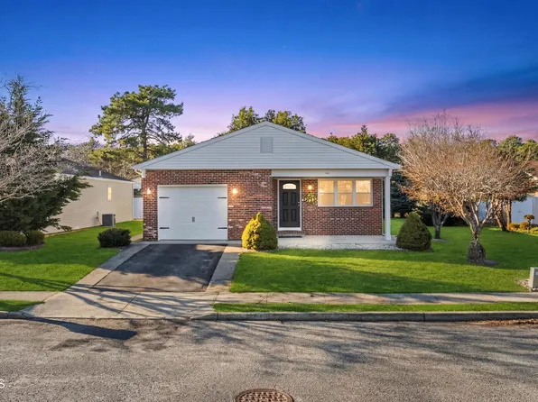 1 Cardiff Court, Toms River, NJ 08757