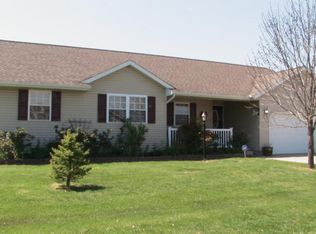 405 Empress Ln, Herrin, IL 62948