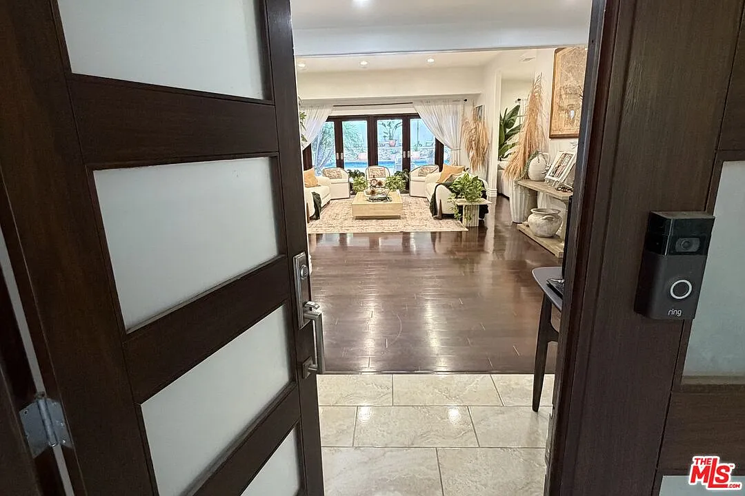 4 bed, 3.5 bath, 2964 sqft, $16,500 — Photo 4