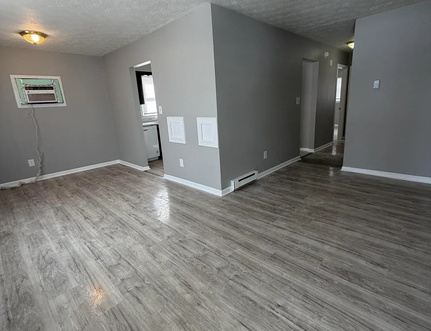 2 bed, 1.0 bath, 940 sqft, $1,100 — Photo 2