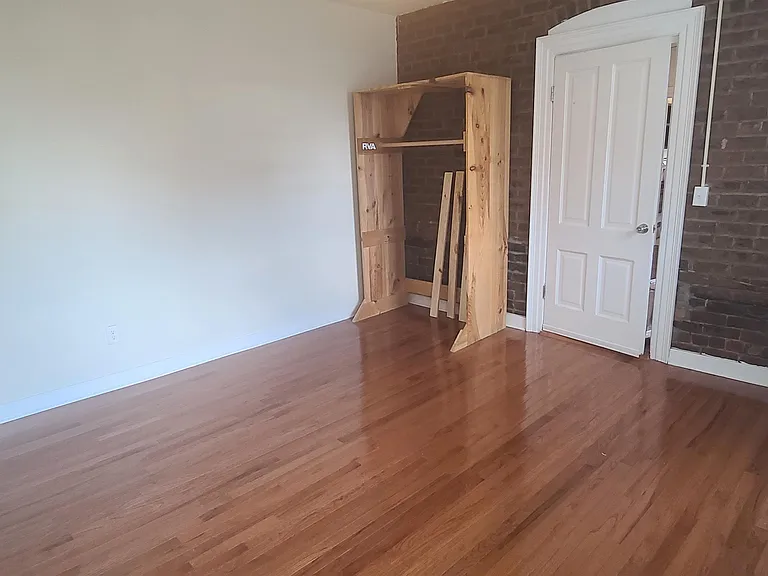 113 E Leigh St — Photo 5