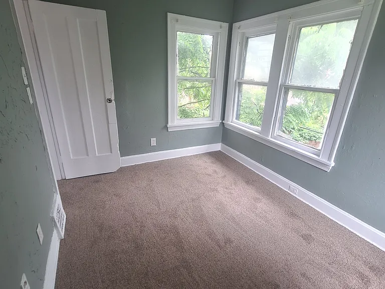 921 Eddy Rd — Photo 7