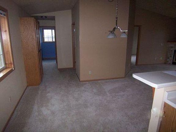 4th image of 715 Shepherds Dr Unit 7