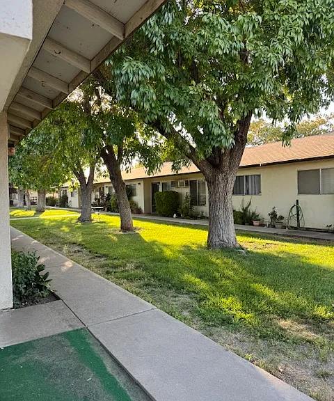 1405 Eucalyptus Avenue — Photo 1