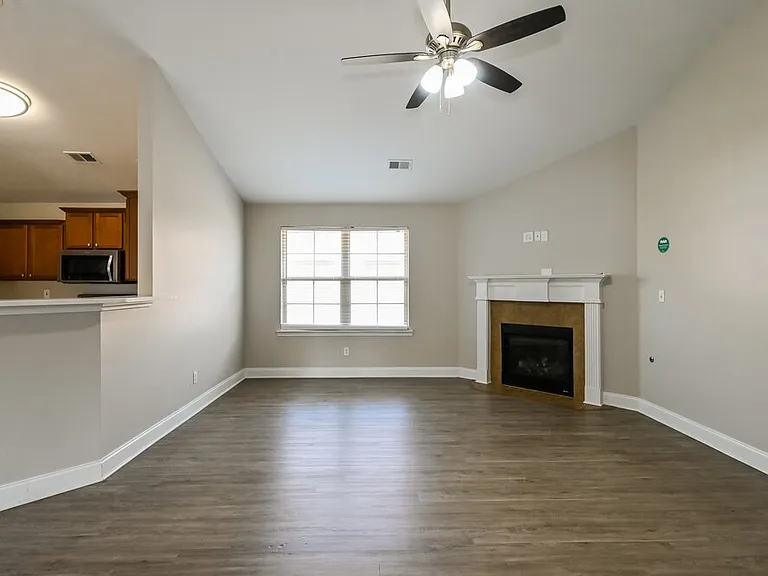 2932 S Hartland Dr — Photo 4