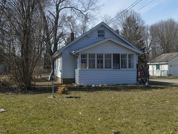 3rd image of 162 Charleston Ave