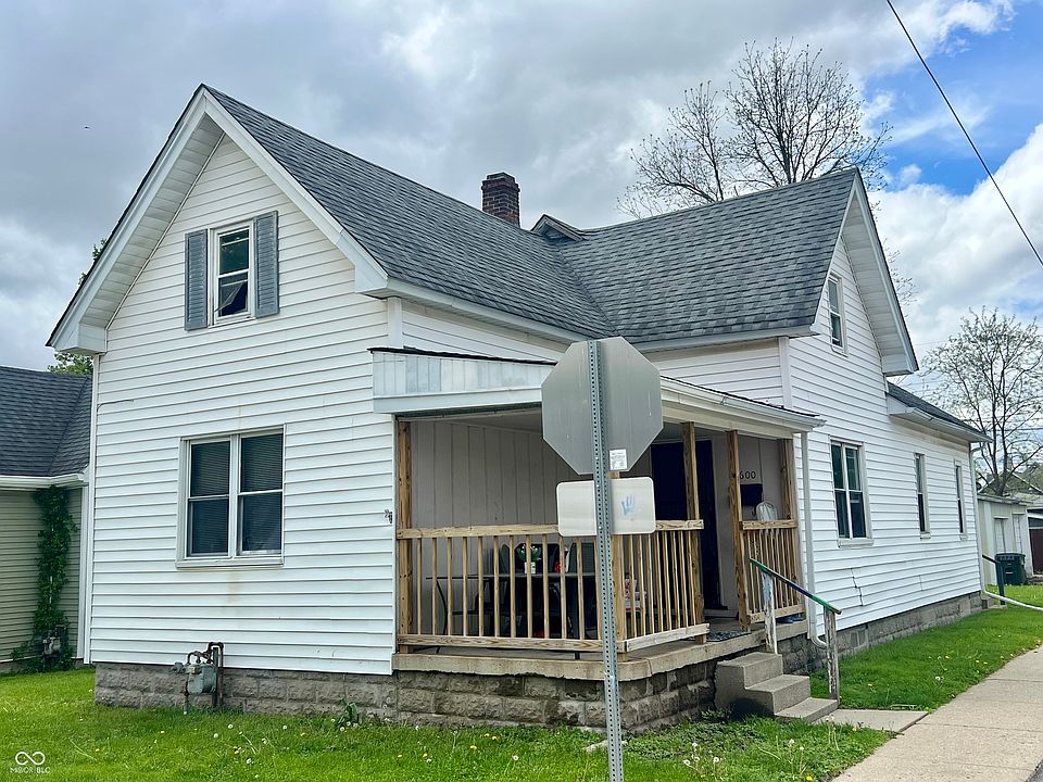 1st image of 600 S Oak St