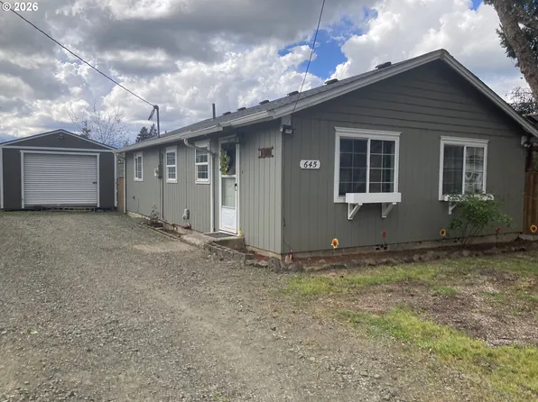 645 S 14th St, Cottage Grove, OR 97424