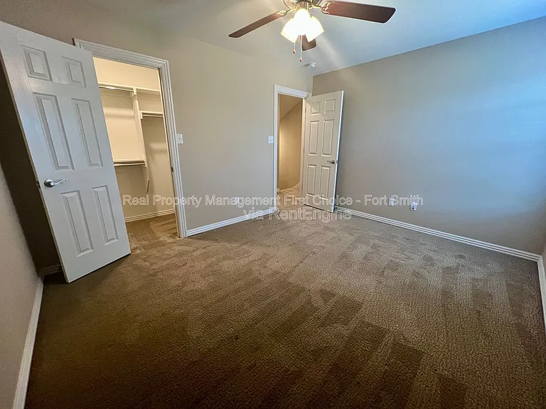 9905 Landry Dr — Photo 15