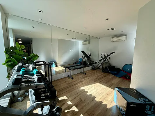 Rented by ERNY LLC | media 49