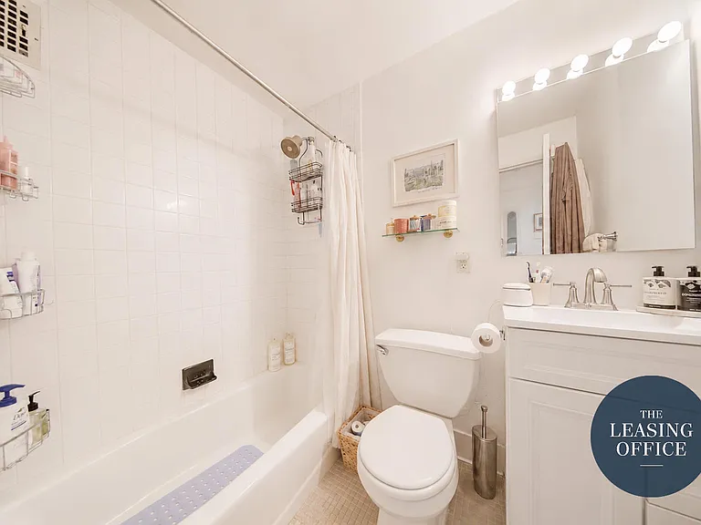 297 W 12th St #3A — Photo 6