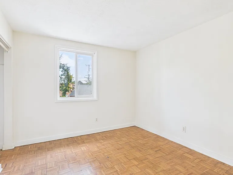 Forest Square Apartments — Photo 31