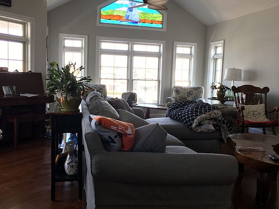 2nd image of 204 W Atlantic Blvd