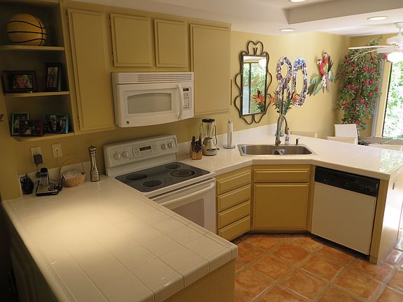 4th image of 77671 Los Arboles Dr