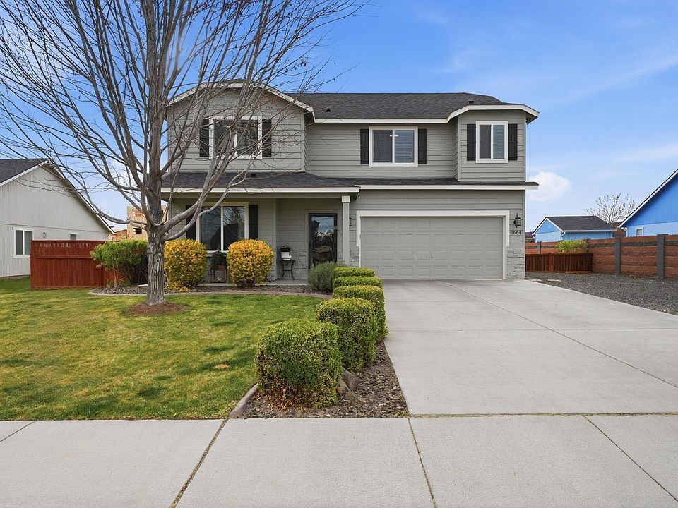 1st image of 1664 Crab Apple Cir