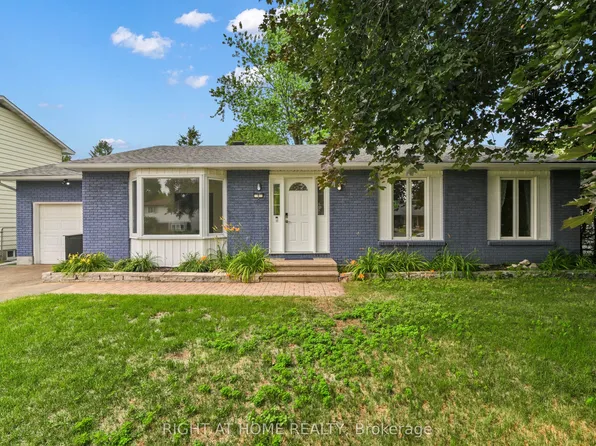 9 Leetom Cres, Ottawa, ON K2J 1E3
